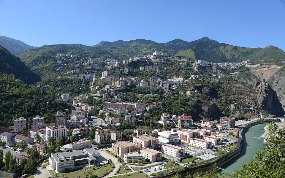Merkez, Artvin için bölgesel şehir görünümü
