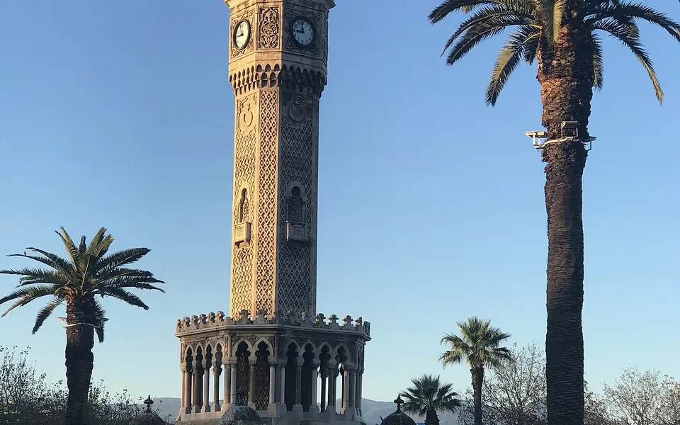 Bayraklı, İzmir için bölgesel şehir görünümü